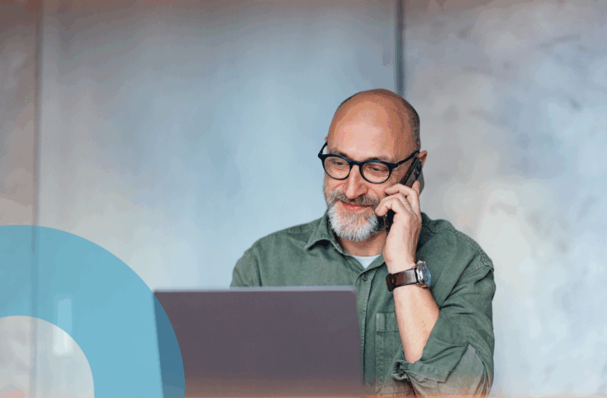 cliente-feliz-al-telefono