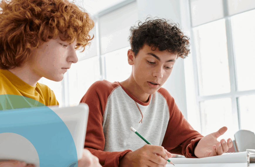 niños-estudiando-educacion